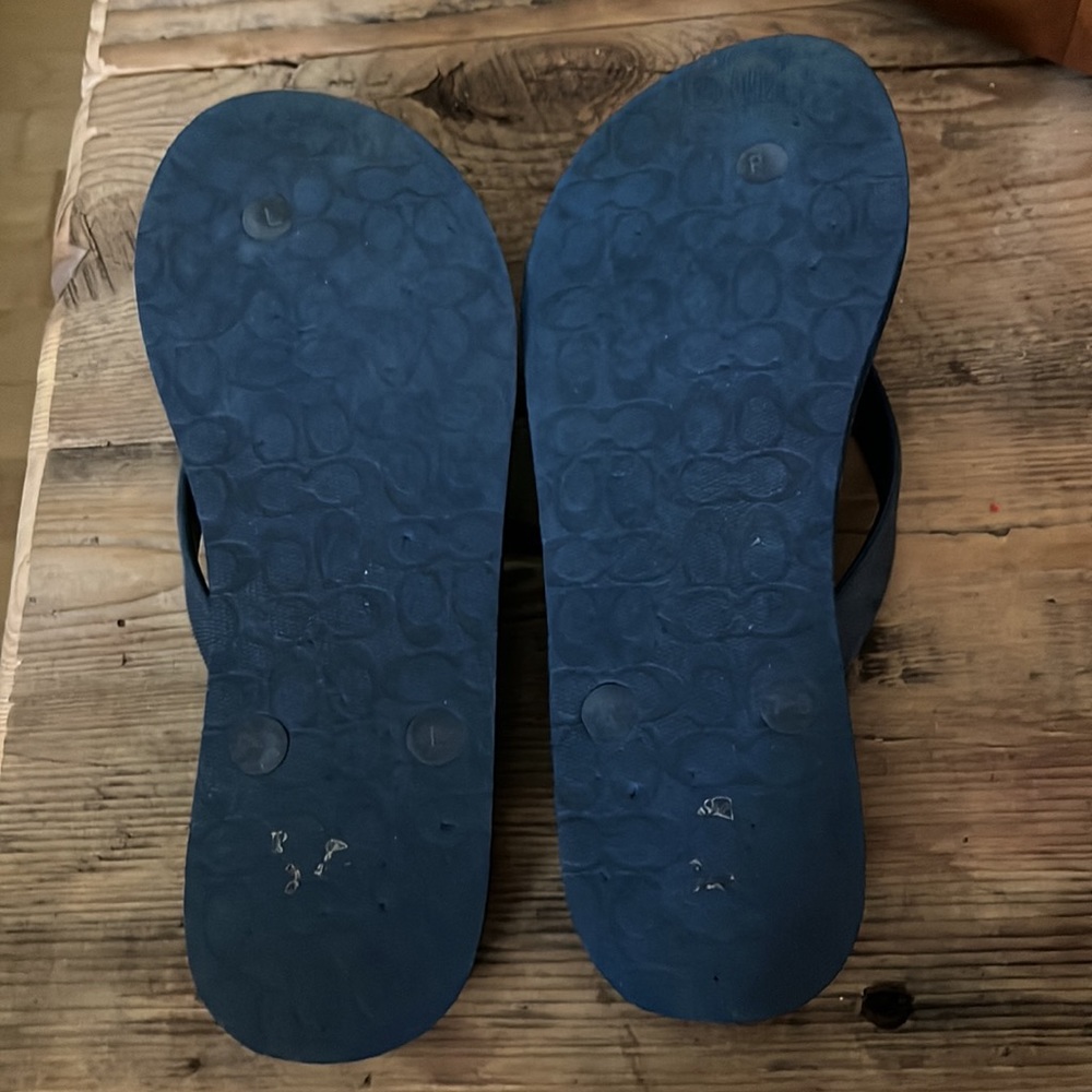 Coach flip flops - Picture 2 of 3